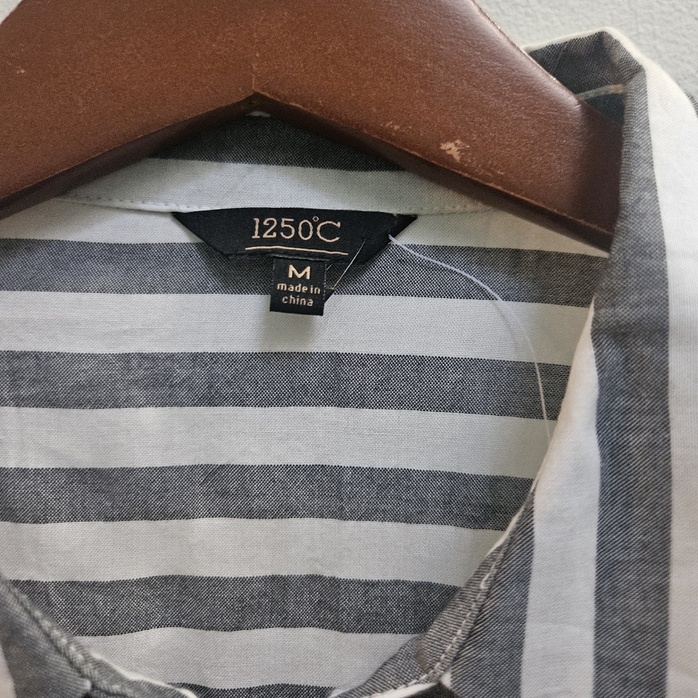 1250'C Women's Size M Striped V Neck Top Gray White Bell Sleeves Nautical Travel - Picture 7 of 7